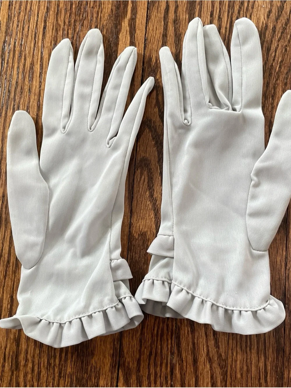 Vintage 1950's Women’s Light Gray Nylon Gloves With Ruffles Sz Small-Medium